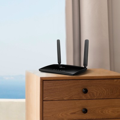 Маршрутизатор 300Mbps 4G LTE Router, 2 internal Wi-Fi antennas, 2 detachable LTE antennas